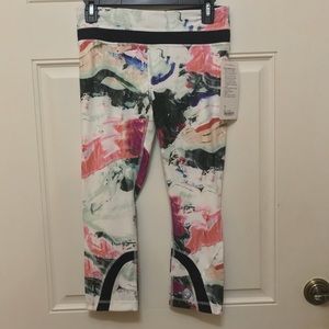 Lululemon! Run: inspire Crop II